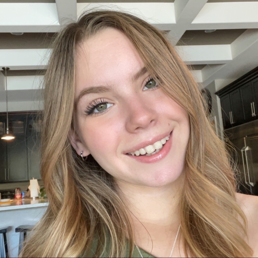 Meet your Posher, Nicole